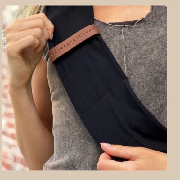 Angelrox Soul Sash Sling Black